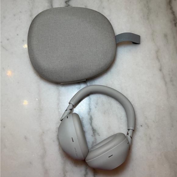 Sony XM6 Noise Canceling Headphones in Silver